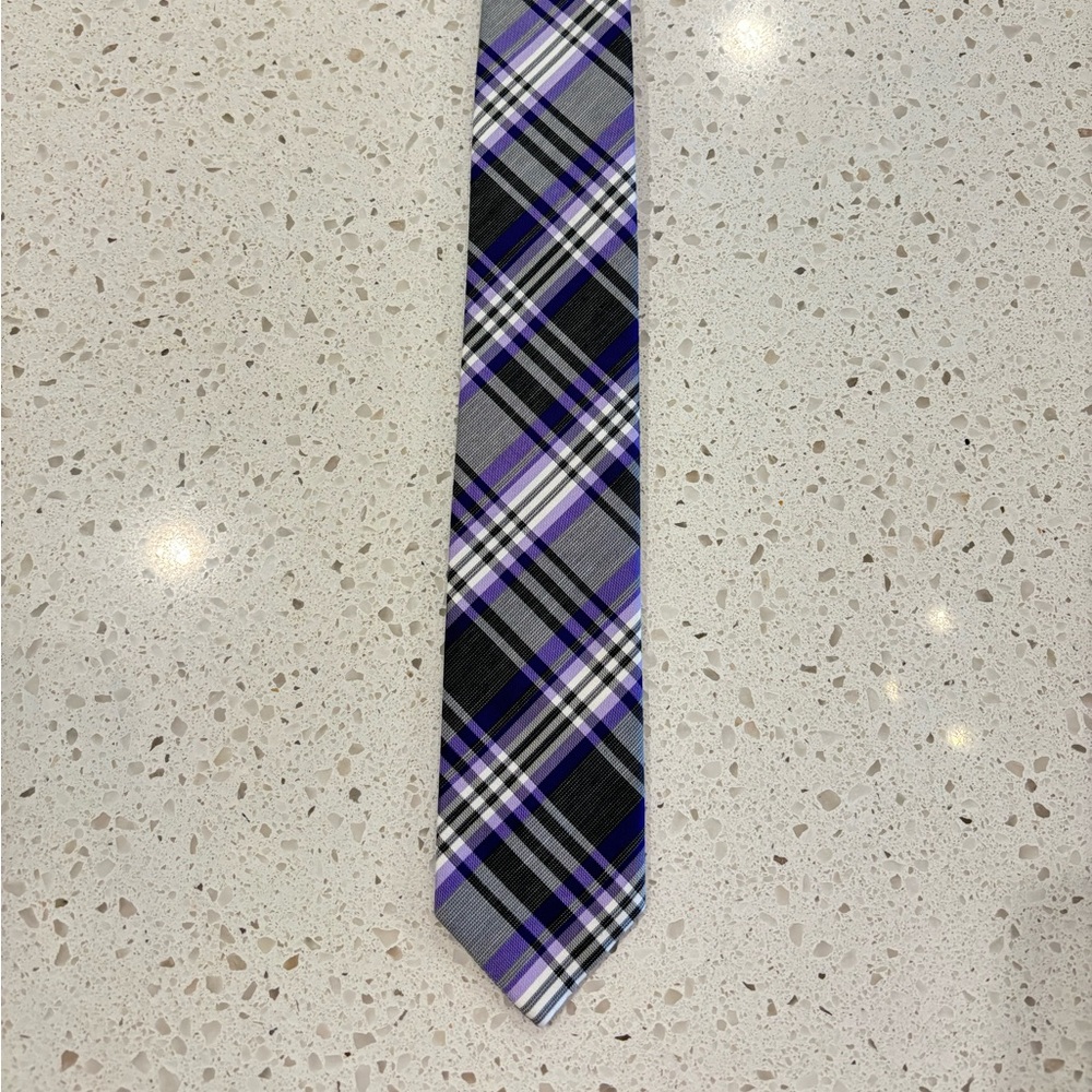 NWOT Alfani Men’s Reversible Tie Purple Silver Grey 57” X 2.5”